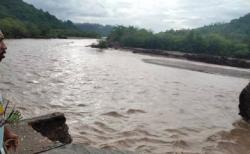 Jembatan Kapsali di Kupang NTT Putus Diterjang Banjir, Akses Kendaraan Lumpuh 