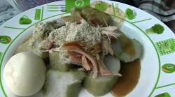 Nikmatnya Lontong Cap Go Meh Legendaris di Solo, Hanya Tersaji 9 Hari dalam Setahun