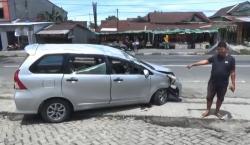 Kronologi Minibus Berpenumpang 5 Orang Terbalik, Sopir Diduga Mengantuk<