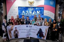 Sandiaga Uno Dukung Pelaku Fesyen Lokal Perluas Pasar Lewat New York Indonesia Fashion Week 2023<
