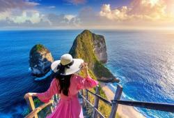 7 Contoh Kegiatan Ekonomi di Bidang Pariwisata, Apa Saja?