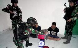 Satgas Pamtas Sergap Penyelundup 7,1 Kg Sabu di Perbatasan Indonesia-Malaysia