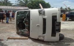 Gegara Hoaks Penculikan Anak, Warga Muratara Hancurkan Mobil Pedagang Pakaian dari Bandung<