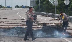 Akses Jalan Tol Jatikarya Kembali Dibuka setelah Diblokade Warga