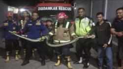 Ular Sanca Ganas Sepanjang 2,5 Meter Dievakuasi dari Gorong-gorong Perumahan di Garut<