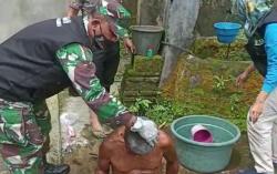 Cerita Babinsa TNI Rawat ODGJ di Blitar, Ikut Memandikan hingga Gantikan Baju