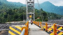 Diterjang Lahar Dingin Semeru, Tali Sling Jembatan Regoyo Lumajang Putus