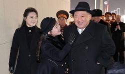 Kim Jong Un Terus Tampilkan Putrinya ke Publik, kini Muncul di Prangko