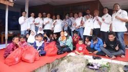 Bagikan Ratusan Paket Sembako ke Yatim Piatu dan Dhuafa Cara PWI KBB Peringati HPN 2023<