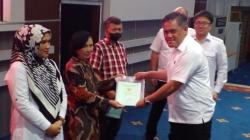 BPN Serahkan Ratusan Sertifikat Tanah di Relokasi Pandu Manado<