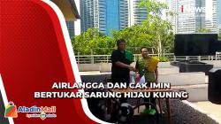 Cak Imin dan Airlangga Hartarto Saling Kalungkan Sarung Hijau Kuning, Inikah Kode Koalisi?