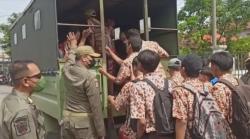 Bolos Sekolah, 40 Pelajar Sidoarjo Tepergok Asyik Nongkrong dan Main Game di Warkop