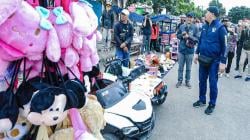 Masjid Al Jabbar Dipadati 420 PKL, Pemkot Bandung Lakukan Penertiban<