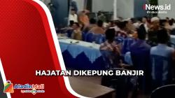 Hujan Deras di Ponorogo, Warga Terpaksa Hajatan di Tengah Banjir