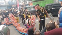 Ribuan Warga Sukabumi Antusias Saksikan Cap Go Meh, Dimeriahkan 20 Barongsai-Liong<