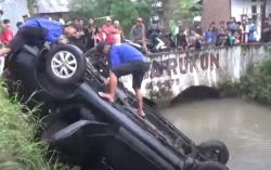 Kecelakaan Hari Ini di Jombang, Minibus Tabrak 2 Motor, Bocah Tewas 6 Luka-Luka