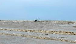  Cuaca Buruk, Perahu Nelayan Tenggelam Dihantam Ombak di Perairan Pemalang