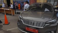 Kurir Narkoba Edarkan Sabu dengan Mobil Dinas Pemerintah, Aparat Desa Buron