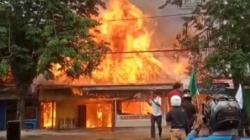 Rumah Makan Padang di Tarakan Terbakar, Diduga akibat Tabung Gas Meledak<