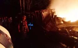 70 Kios di Pasar Loak Pasuruan Ludes Terbakar, 10 Jam Api Baru Padam 