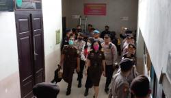 Putri Candrawathi Tiba di PN Jakarta Selatan Jelang Sidang Vonis