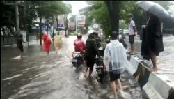 Banjir di Makassar, 1.869 Jiwa Mengungsi<