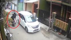 Viral Aksi Komplotan Begal Gasak Uang Puluhan Juta di Cigondewah Bandung<