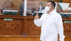 Momen Kuat Ma'ruf Acungkan Salam Metal usai Divonis 15 Tahun Penjara
