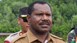 Bupati Nduga ke KKB: Saya Minta Egianus segera Lepaskan Pilot Susi Air Keadaan Sehat