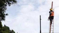 Cuaca Ekstrem Landa Sulut, Pasokan Listrik Terganggu<