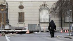 Bikin Geger! Pria Bawa Bahan Peledak Ditangkap di Luar Gedung Parlemen