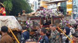 Kirab Agung Keraton Solo Digelar di Tengah Guyuran Hujan, Begini Suasananya 