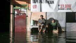 Banjir Rendam Perkampungan Kota Solo, Puluhan Warga Mengungsi