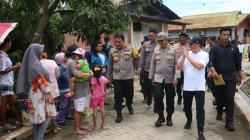 Kapolda Sulut Minta Masyarakat Tetap Peduli Korban Banjir Manado <