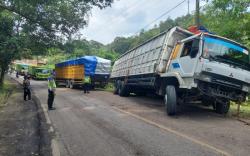 Terus Berulang, Jalinteng Muara Enin - OKU Macet Total Imbas Truk Batu Bara Mogok