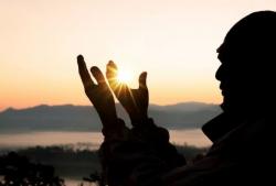 Dzikir dan Doa Gerhana Matahari Teks Arab dan Artinya, Dibaca Berulang-Ulang<