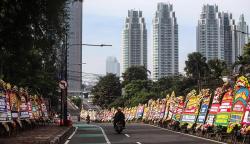 Ribuan Karangan Bunga Hiasi Ibu Kota saat Peresmian Graha PENA 98