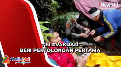 Tim Evakuasi Beri Pertolongan Pertama kepada Rombongan Korban Helikopter Jatuh Kapolda Jambi