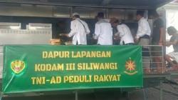 TNI AD Peduli Rakyat, Kodam III Siliwangi Buka Dapur Lapangan saat Istigasah Kubro di Cianjur<
