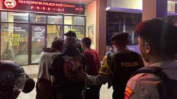 Polisi Tangkap 4 Remaja Karawang Bawa Celurit, Diduga Hendak Tawuran<