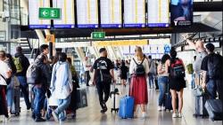 Telat Masuk Pesawat, Pria Ini Malah Bikin Ancaman Bom Palsu