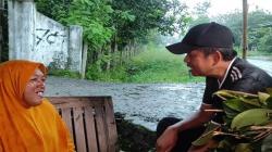 Penjual Rambutan di Indramayu Bikin Dedi Mulyadi Menangis, Ada Apa?