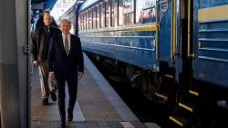 Joe Biden Tiba-Tiba Kunjungi Kiev, Benarkan Mendadak?
