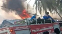 Kebakaran Toko di Area Ponpes Bata-Bata Pamekasan, Santri Panik Berhamburan