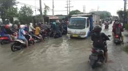 Banjir Bandang di Gresik Ganggu Aktivitas Warga, Pabrik dan Sekolah Terpaksa Diliburkan