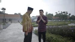  Santunnya Gibran saat Berbincang dengan TGB Zainul Majdi di Pura Mangkunegaran 