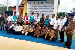 Bupati Pelalawan Hadiri Peresmian Listrik Dusun Lintasan di Desa Segati