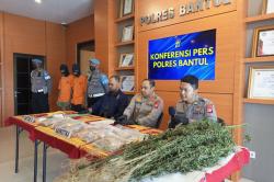 Polres Bantul Tangkap 2 Pengedar Narkoba, Amankan Ganja dan 1.000 Lebih Pil Sapi 