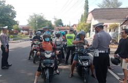 Razia Lalu Lintas Polres Kulonprogo, Pelanggar Pajak Kendaraan Bisa Bayar di Tempat