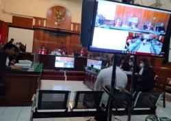 Kasus Tragedi Kanjuruhan, Tiga Polisi Dituntut 3 Tahun Penjara<